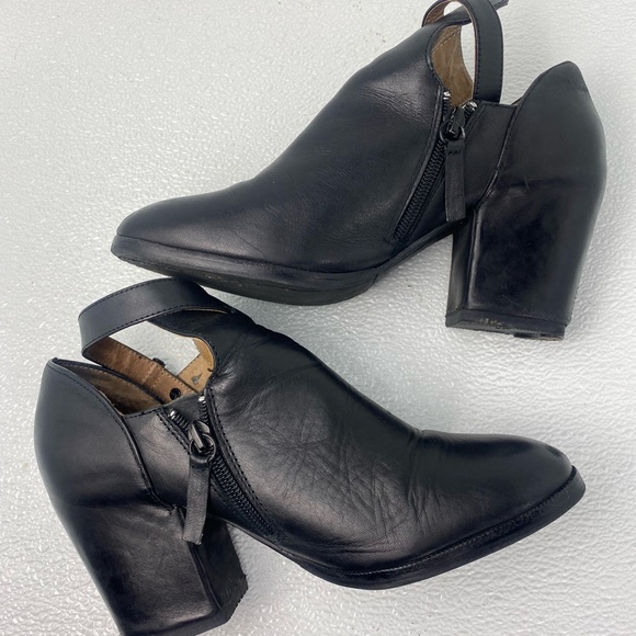 MATIKO Cut Out Buckle Black Leather Ankle Boot Womens 7 - Picture 8 of 11